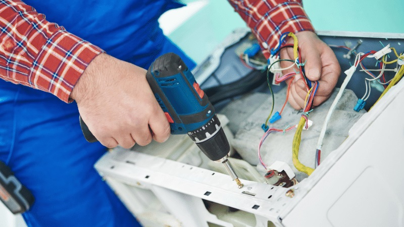 Gölmarmara Daikin Daikin çamaşır makinesi kart tamiri – Su almama arızası orijinal parça ile giderildi. - Teknik servis örneği